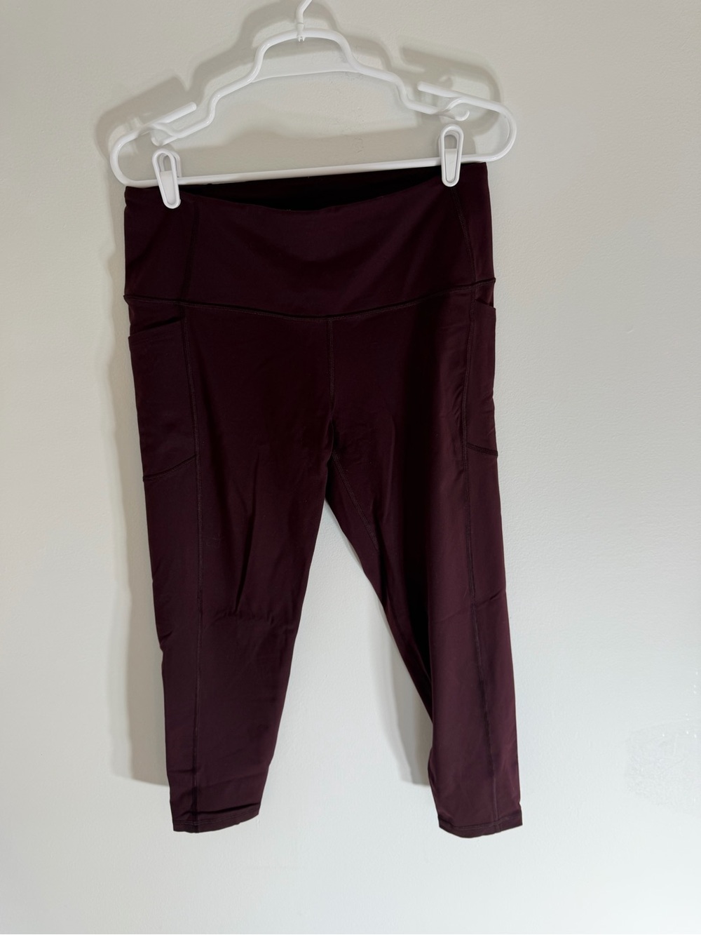 Victoria's Secret Burgundy Crop Pocket Leggings